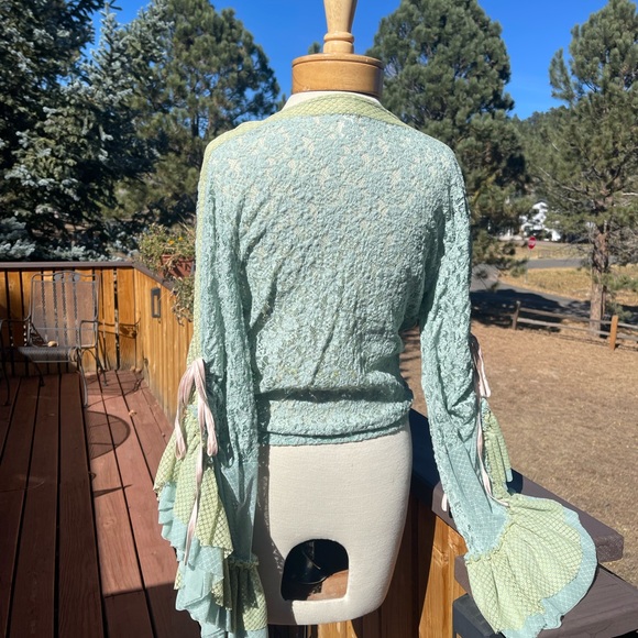 Hot as Hell gorgeous top sea foam green, lime & pink - Picture 6 of 8